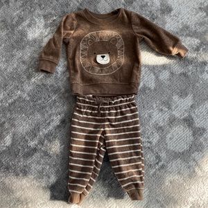 2/$15 Lion fleece sweatsuit
